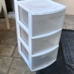 1x1x2.3 Ft Plastic Container Need To Wash Used Dusty