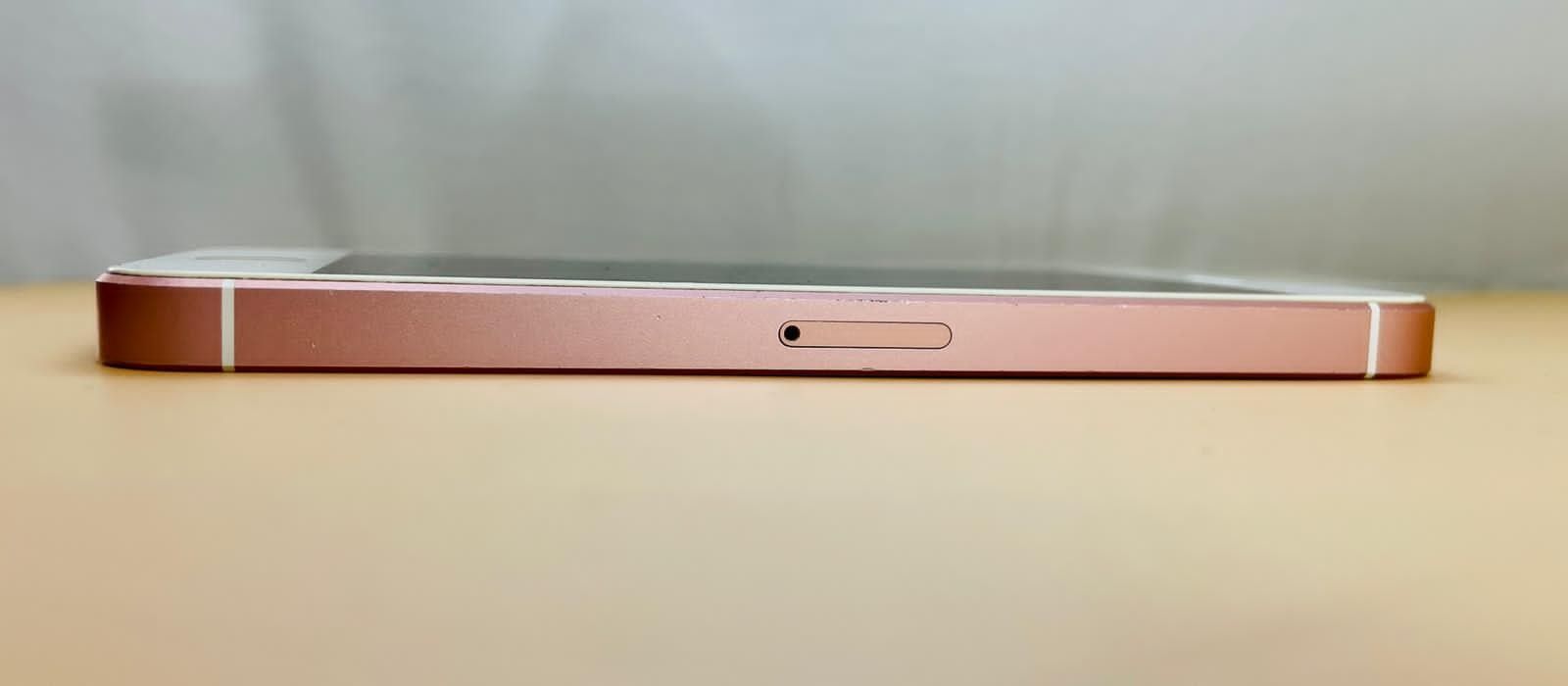 Apple - 【値下げ】iPhone SE Gold 16GB 51LHOzvB+7L._UF894,1000_QL80_.jpg