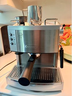 De’Longhi Stainless Steel Espresso & Cappuccino Machine + Frothing Pitcher & Accessories