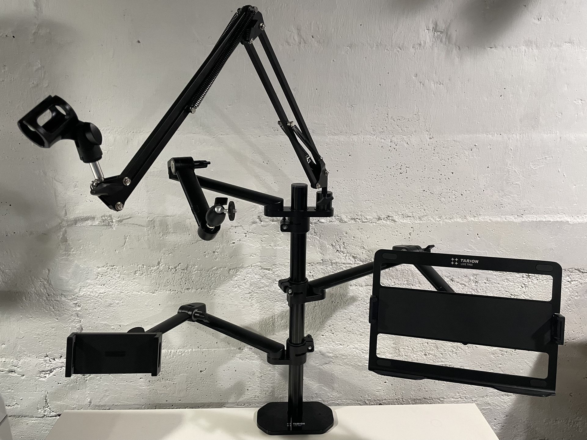 Tarion Desktop Streaming Stand