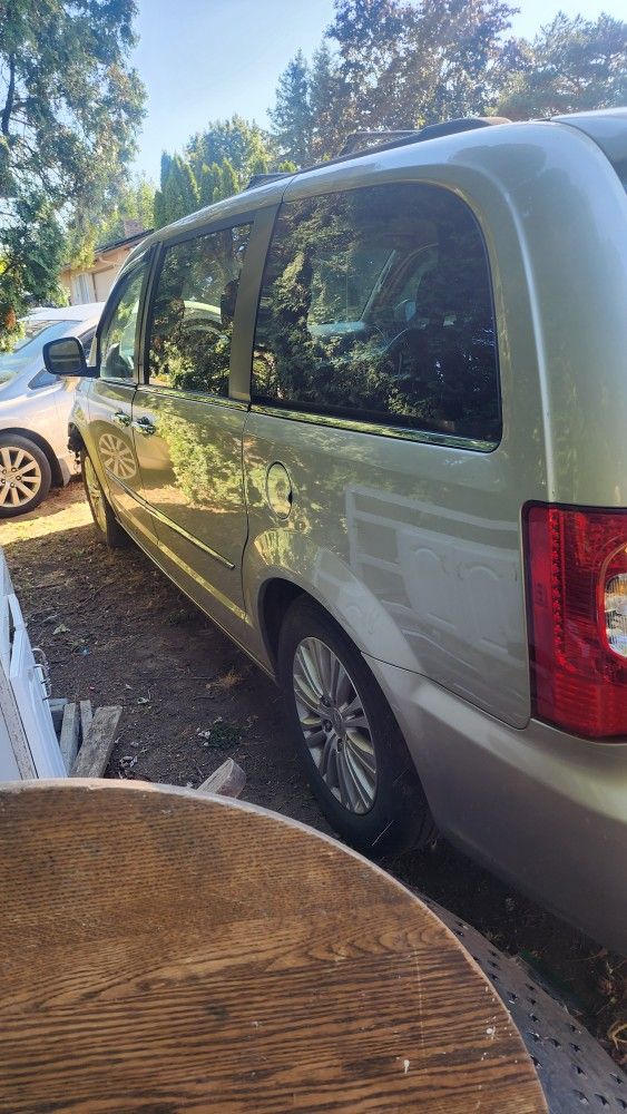 2013 Chrysler Town & Country