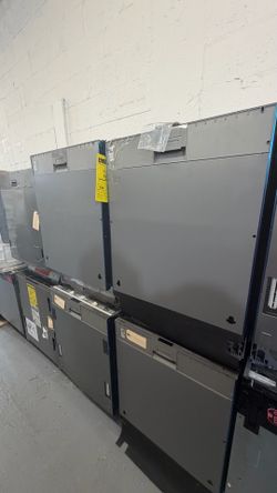 🔥 BRAND NEW BOSCH® BENCHMARK 24” PANEL READY DISHWASHER – 30% OFF! 🔥  Upgrade your kitchen with this Brand New Bosch Benchmark SHV78CM3N Built-In Di