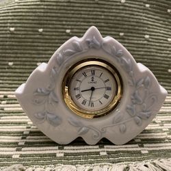 LLADRO Clock embedded In White Porcelain 