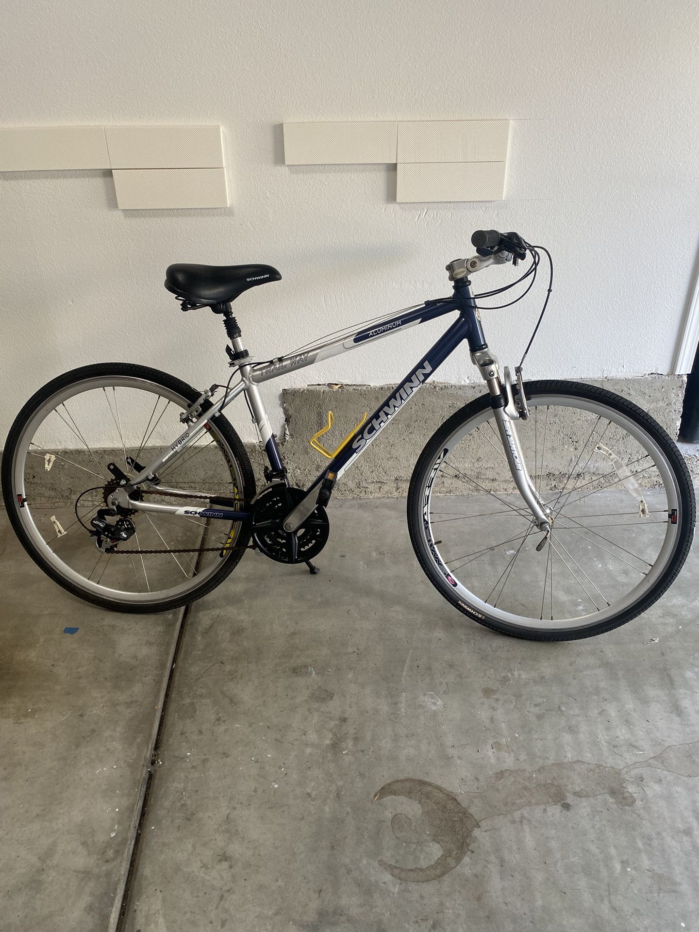 Schwinn Hybrid bike