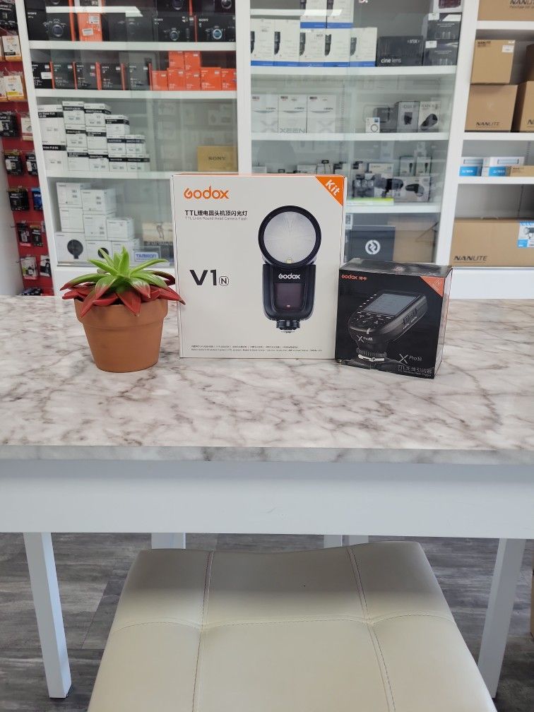 Godox V1 Round Head Camera & Trigger ☆ Sony, Canon, Nikon And Fujifilm ☆