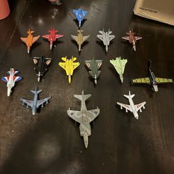 Lot Of 15 Diecast Vintage Airplanes And Jets
