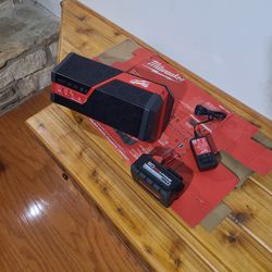 Milwaukee M18/M12 Bluetooth Jobsite Speaker, Battery