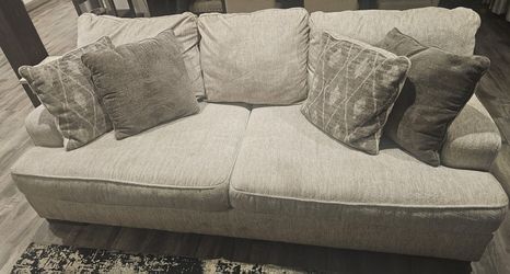 Alesandra Sofa Set