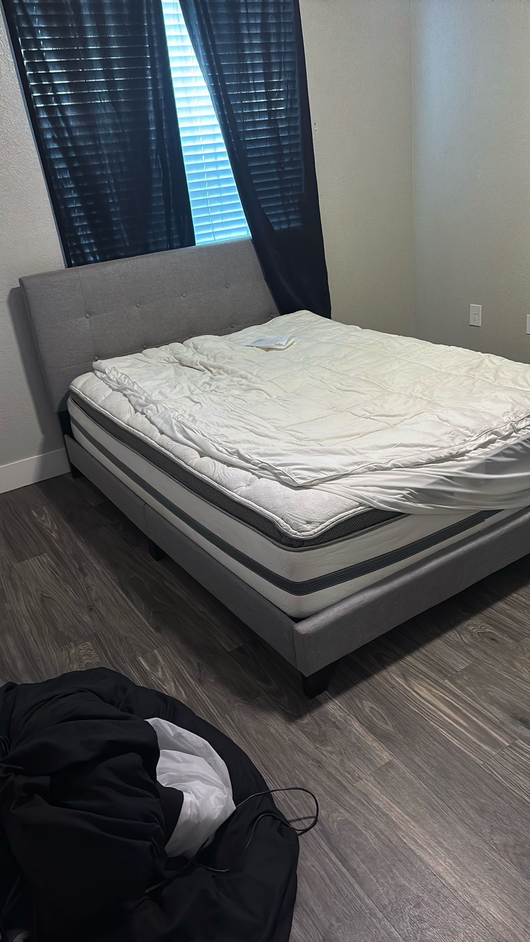 Bed With Bed Frame 