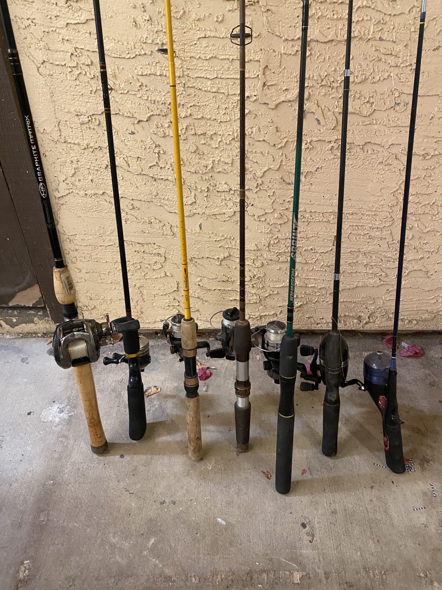 Fishing Package – 7 Rod & Reel Combos, Tackle, Bag & More!