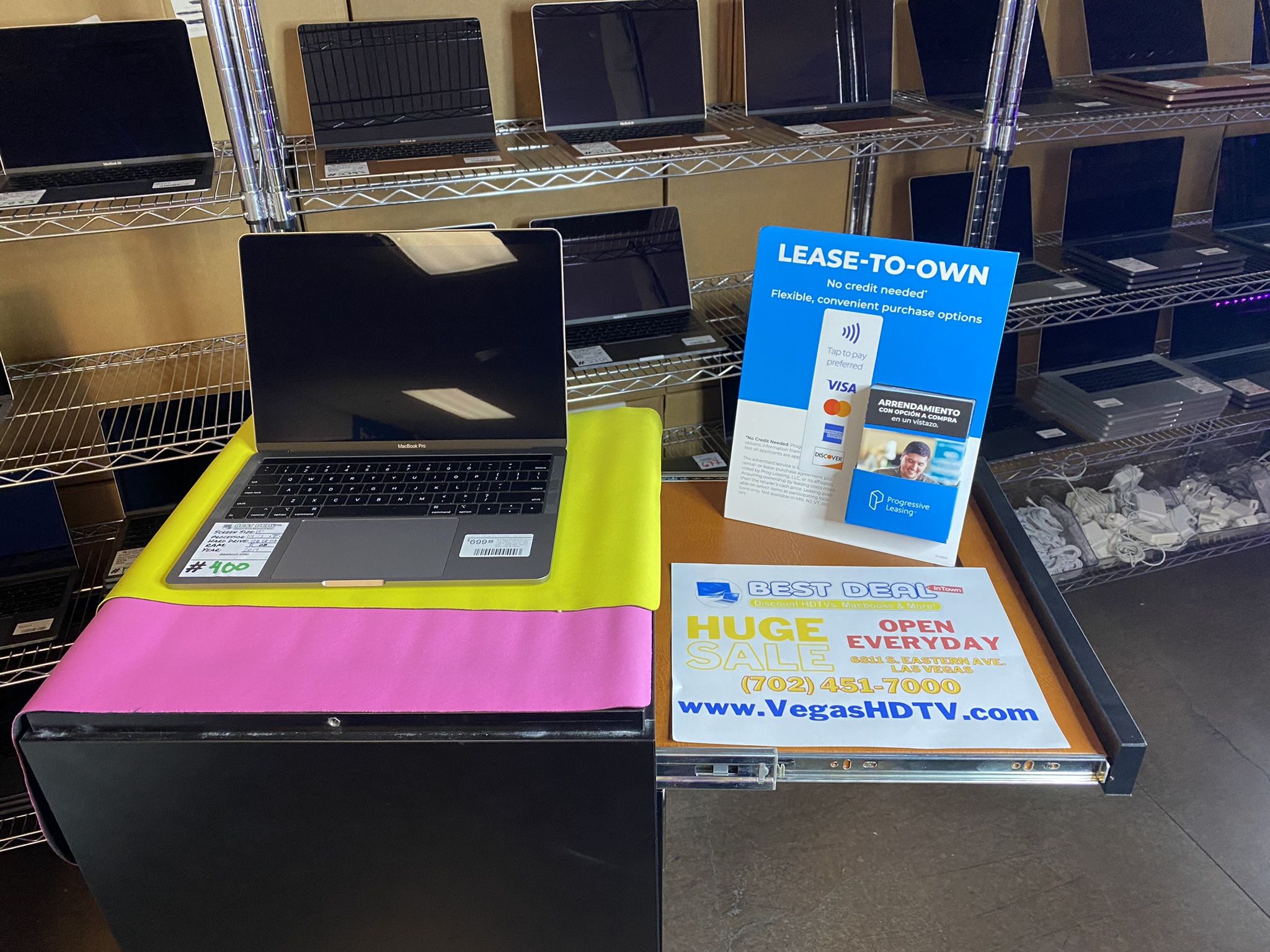 13” MacBook Air 1.6 i5 256GB SSD 8GB of RAM 2018 Laptops & Netbooks