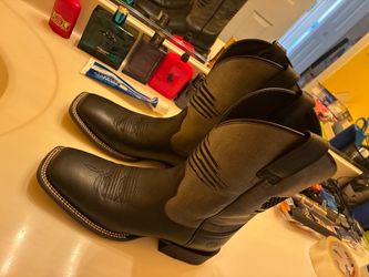 Ariat boots black