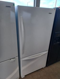Whirlpool 32inch white bottom freezer refrigerator