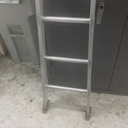 Metallic Ladder
