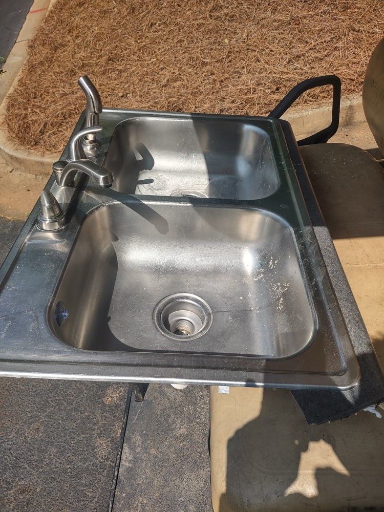Kitchen Sink Garbage Disposal 