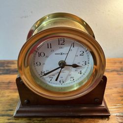 Reloj Capitán Howard Miller Bronce Con Base Madera Antiguo