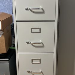 Filing cabinet - 4 drawers