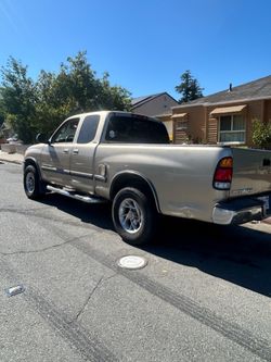 Toyota tundra’s 2001