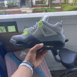 Jordan 4 Neon Green 