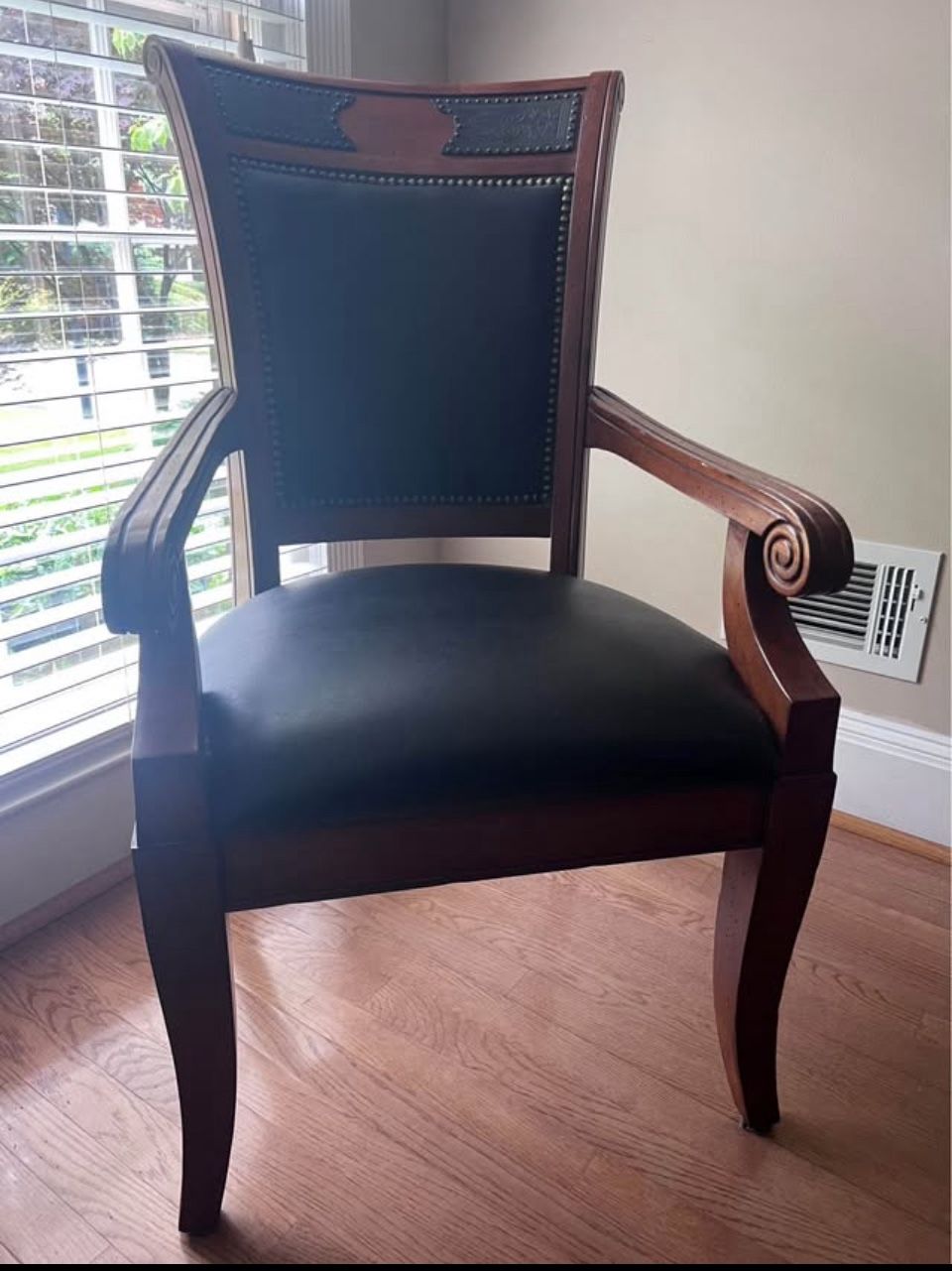 Accent Chairs