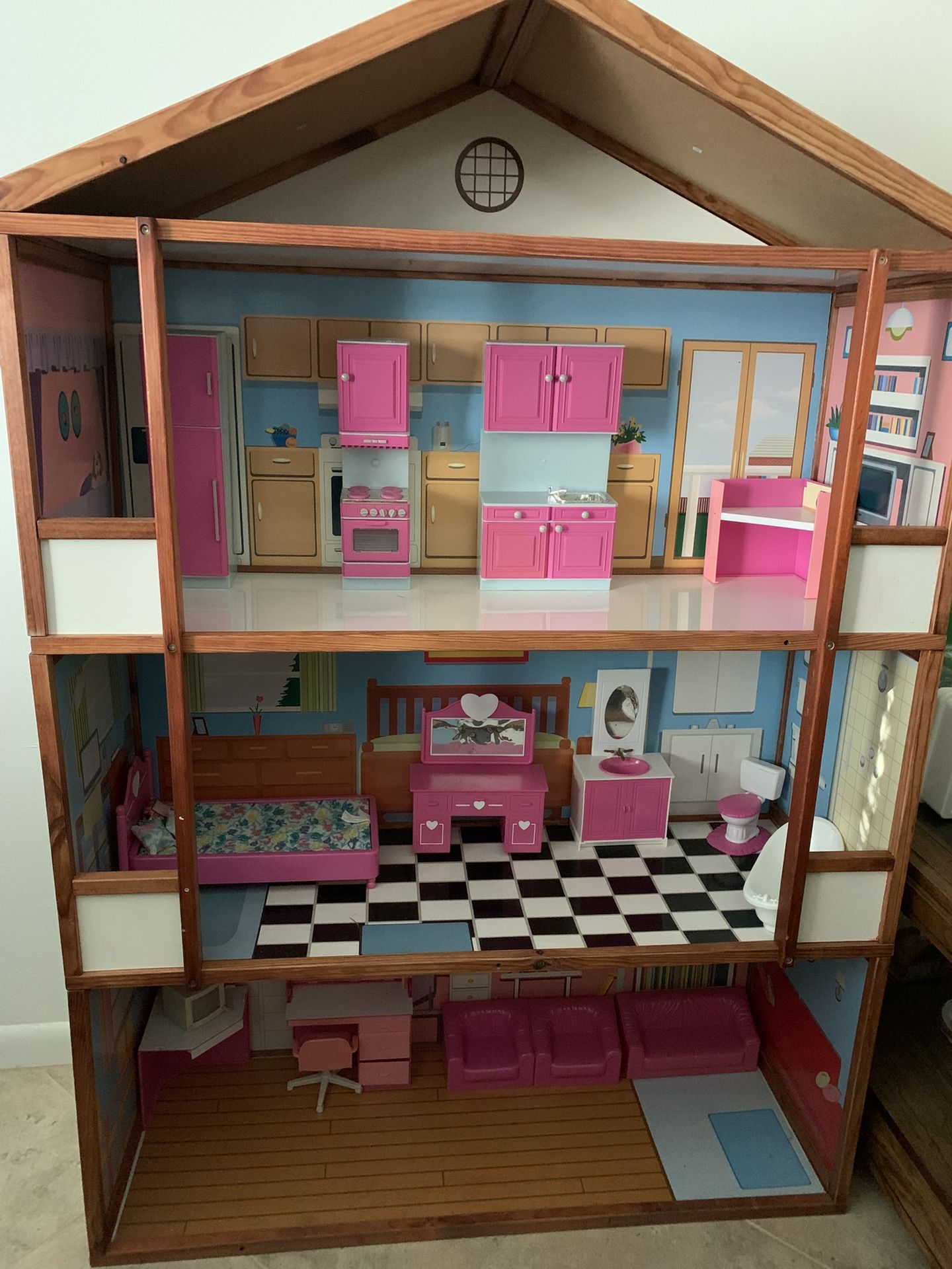 Large Doll House