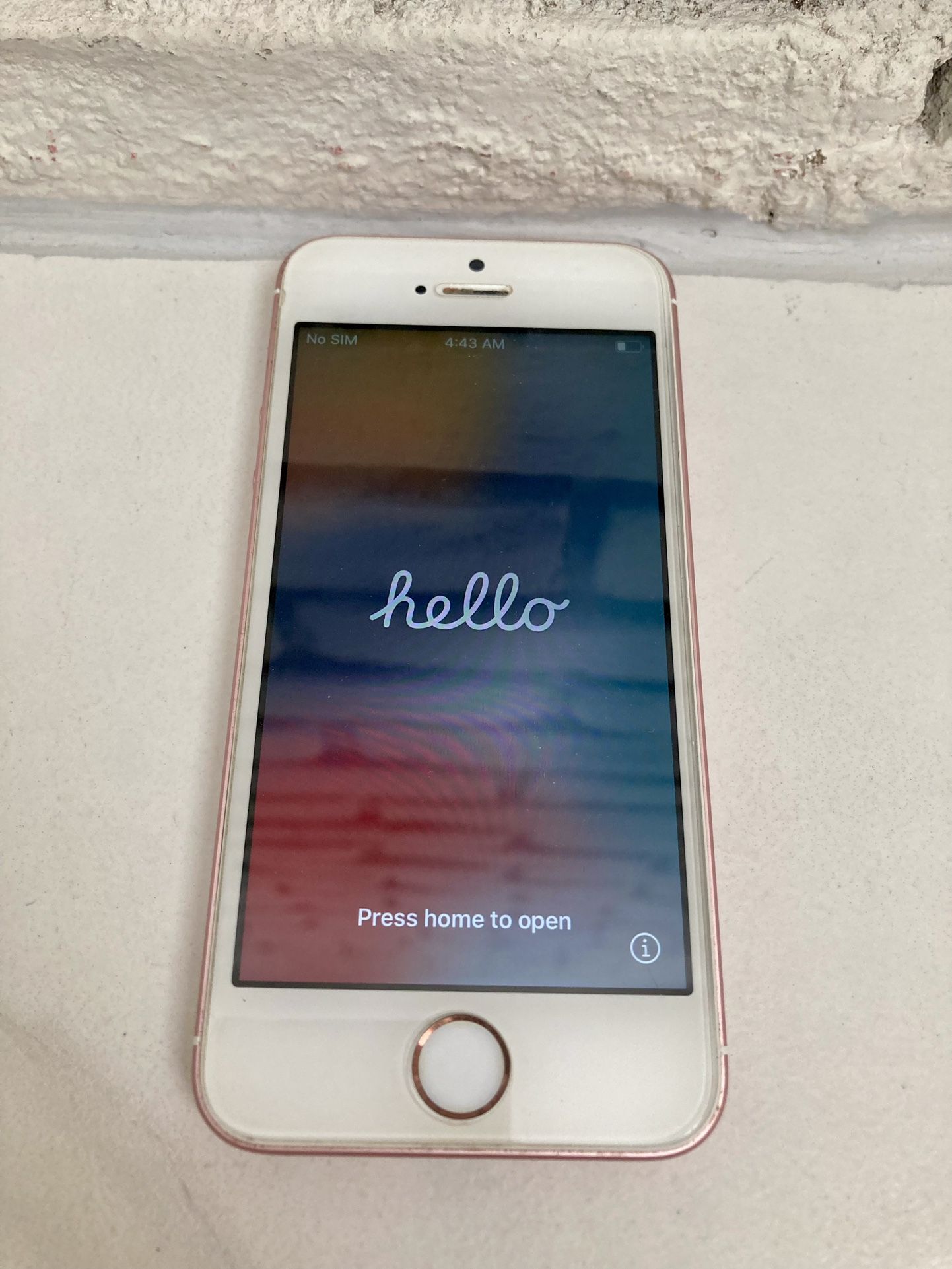 Unlocked Apple iPhone SE 1st Gen - 32GB Rose Gold