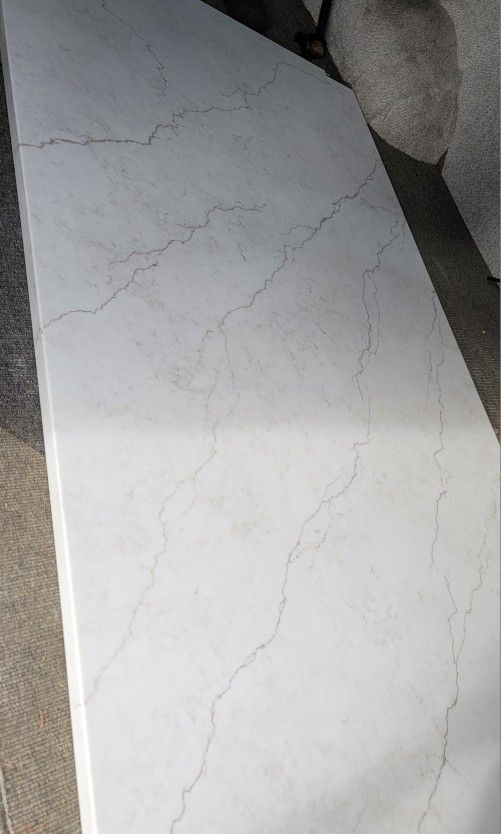 Calacatta Quartz Slab
