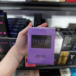 Brand new men and female perfumes and Cologne for sale bulk and singles available sample available to smell✅ full size 