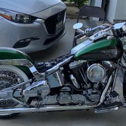1995 Soft Tail Deluxe Custom Harley Davidson Motorcycle 