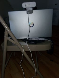 HP Touchscreen + HD Webcam