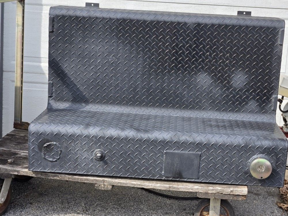 80 Gallon Truck Bed Fuel Container