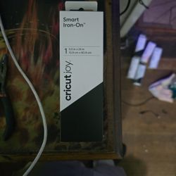 Cricut Joy Smart Iron On Black/White