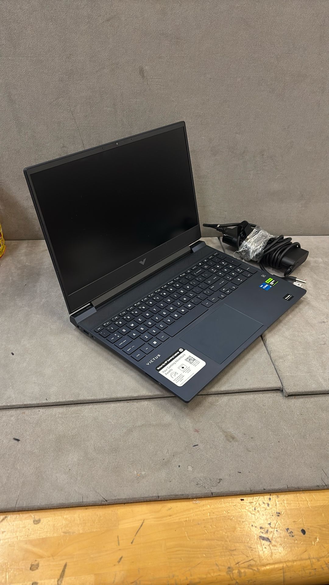 HP Victus 15-FA1093DX Laptop