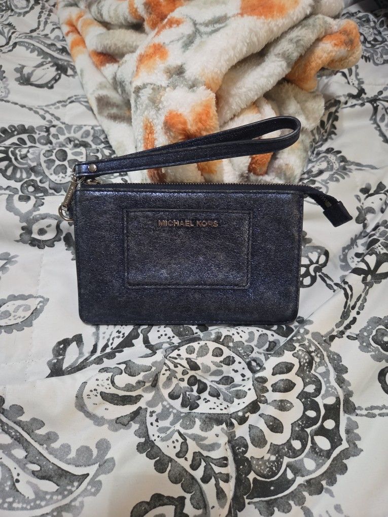 Michael KORS wristlet