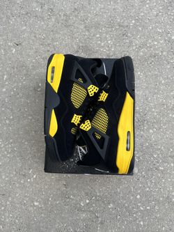 Jordan 4 Yellow Thunder