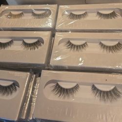 R.E.M Lashes Brand New 