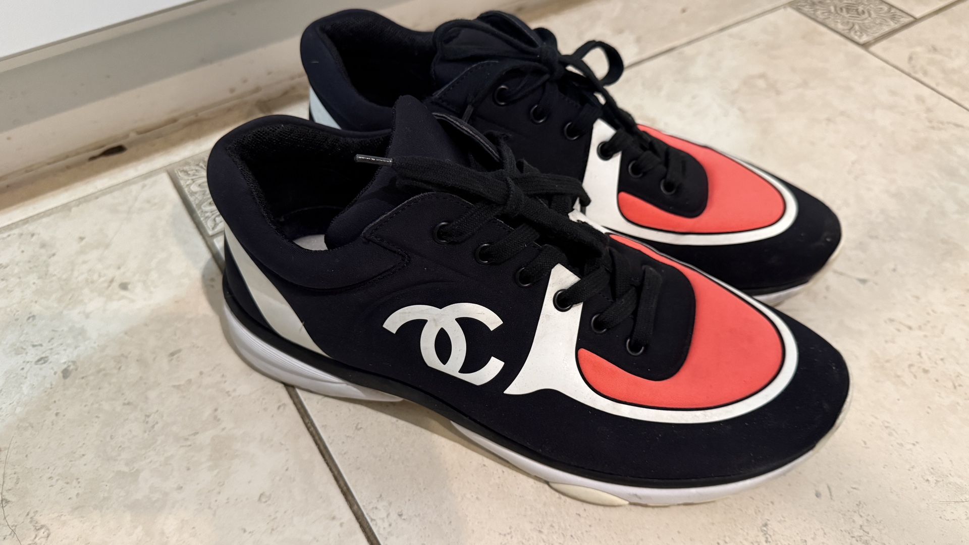 Authentic: Chanel Men's Tri Color Neoprene CC Low Top Sneakers, Size 11 (44 Euro) Made In Italy Preowned, Great Shape, No Issue, No Defect Add a touch