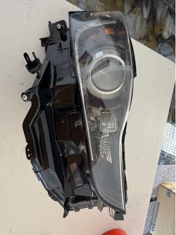 2017-2020 LEXUS IS300 HEADLAMP RH SIDE