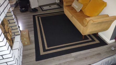 Free area rug 5x7