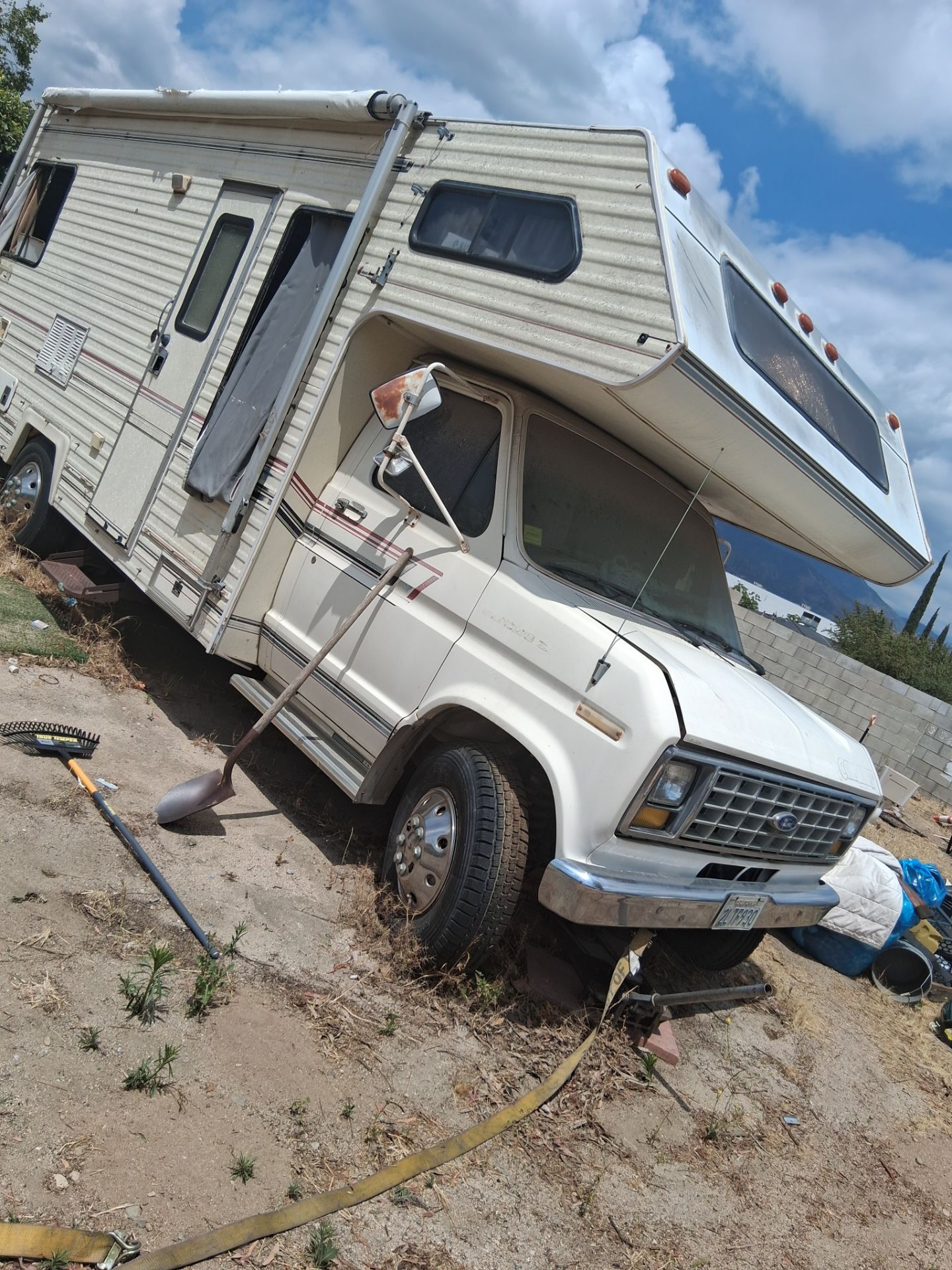 1988 Rvs 1988 RV Ford for Sale in San Bernardino, CA - OfferUp