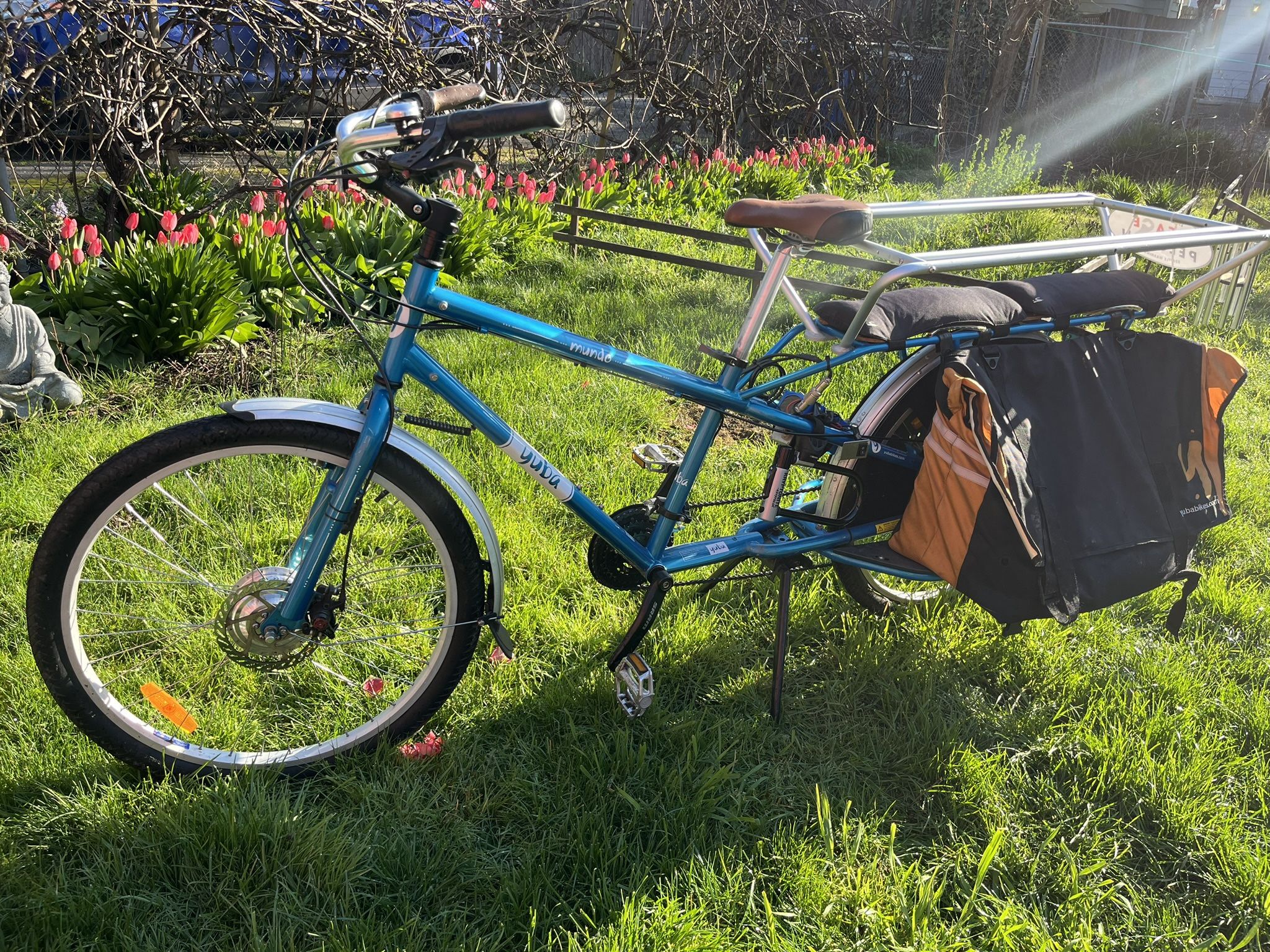 Yuba Mundo Cargo eBike With E-assist Wheel 