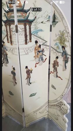 Like new gorgeous real wood oriental divider.