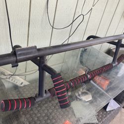Pull Up Bar