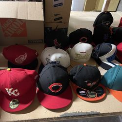 New Era Fitted And Snap Back Hats & Nike Clothing Lot