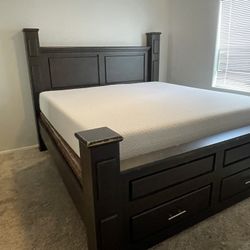 7-Piece King Bedroom Set – Solid Wood (Walnut Finish)