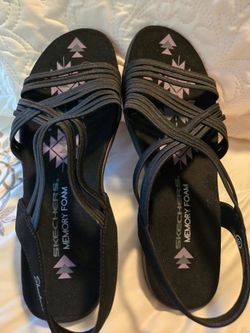 Womens Skechers sandals sz 10
