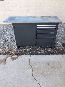 Craftsman work bench