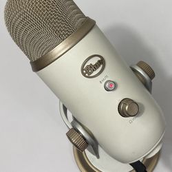 Blue Yeti Professional USB Microphone (#1104)