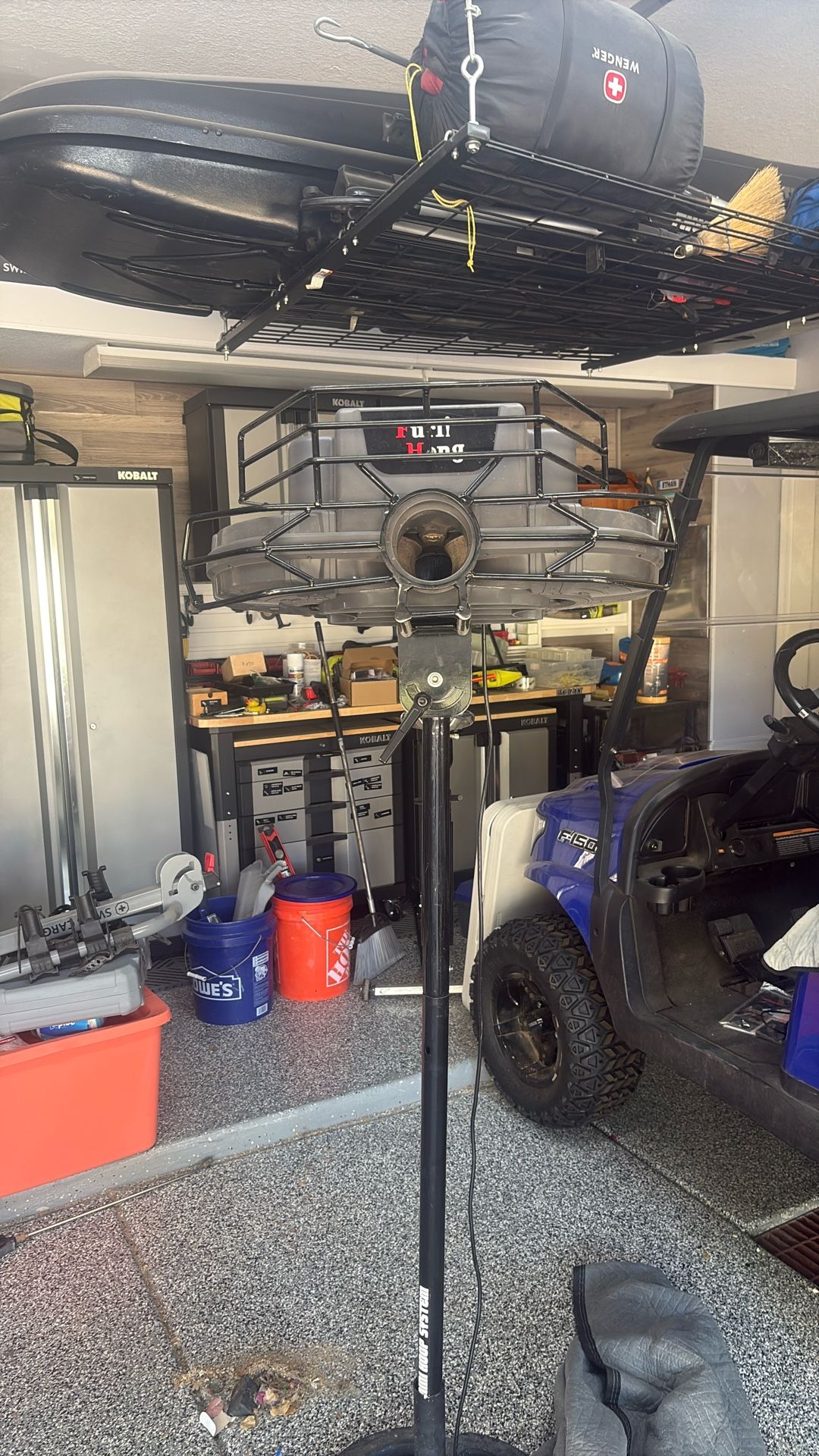 Fung-o-matic pitching machine