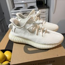 Yeezy Boost 350 V2 - Size 9.5